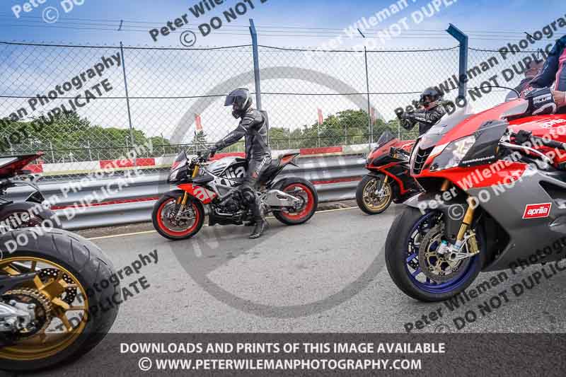 donington no limits trackday;donington park photographs;donington trackday photographs;no limits trackdays;peter wileman photography;trackday digital images;trackday photos